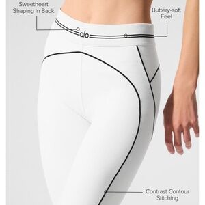 Alo Airbrush High-Waist Heart Throb Legging - White/Black